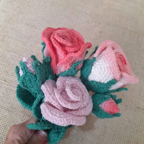 Buquê de Rosas em crochê amigurumi