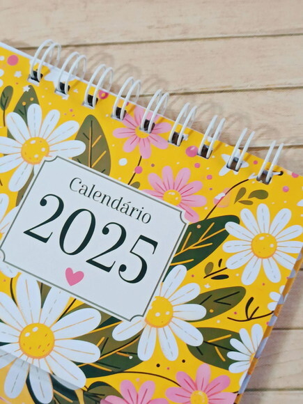Calendário de Mesa 2025 Floral Margaridas A6 Horizontal