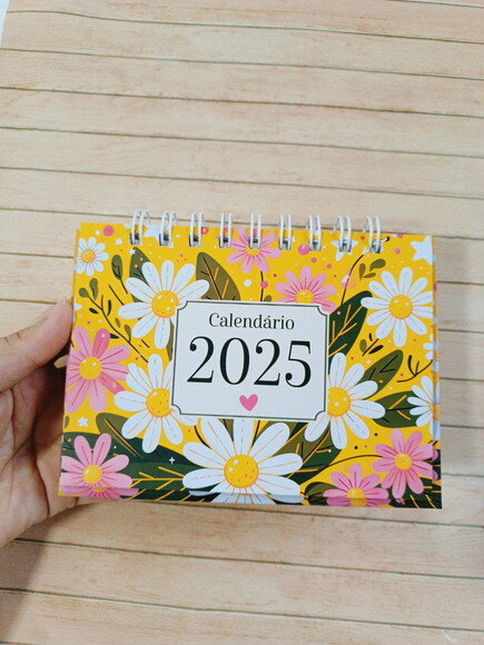 Calendário de Mesa 2025 Floral Margaridas A6 Horizontal