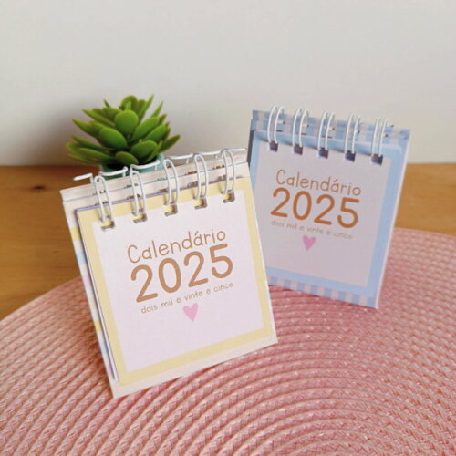 Mini Calendário de Mesa 2025 Colorido Delicado