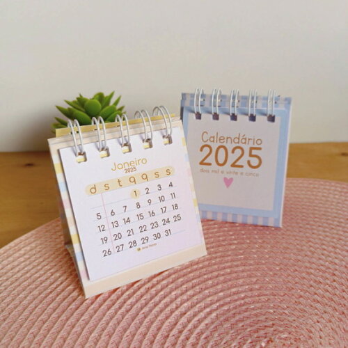 Mini Calendário de Mesa 2025 Colorido Delicado