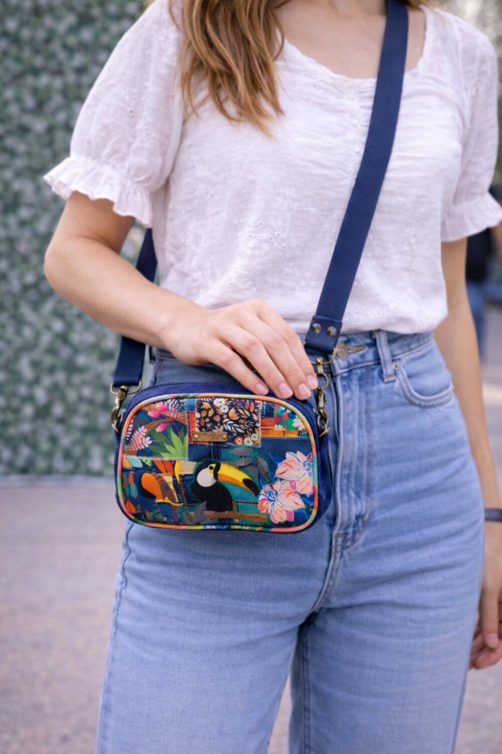 bolsa feminina tecido estampa tropical transversal