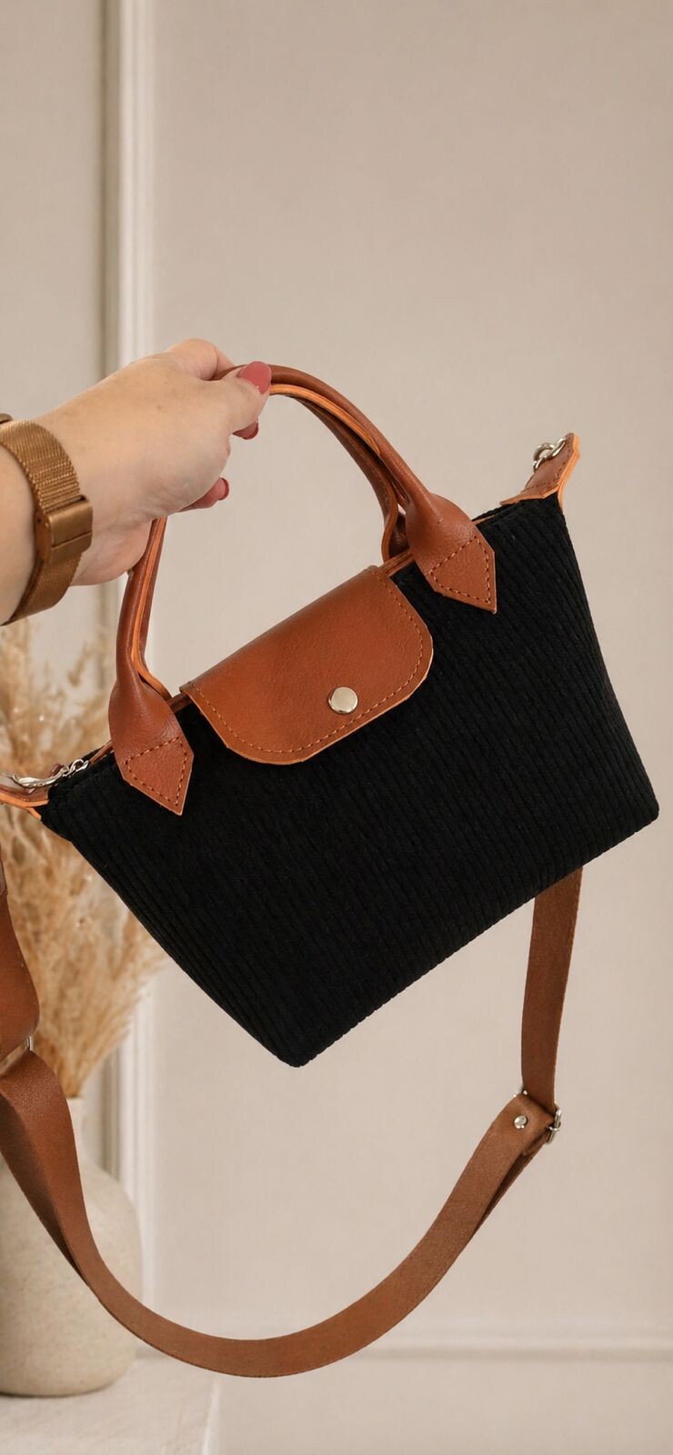 Bolsa feminina veludo cotele preta tamanho P