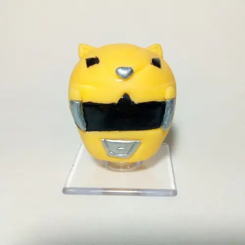 Busto Power Rangers Amarela de Biscuit