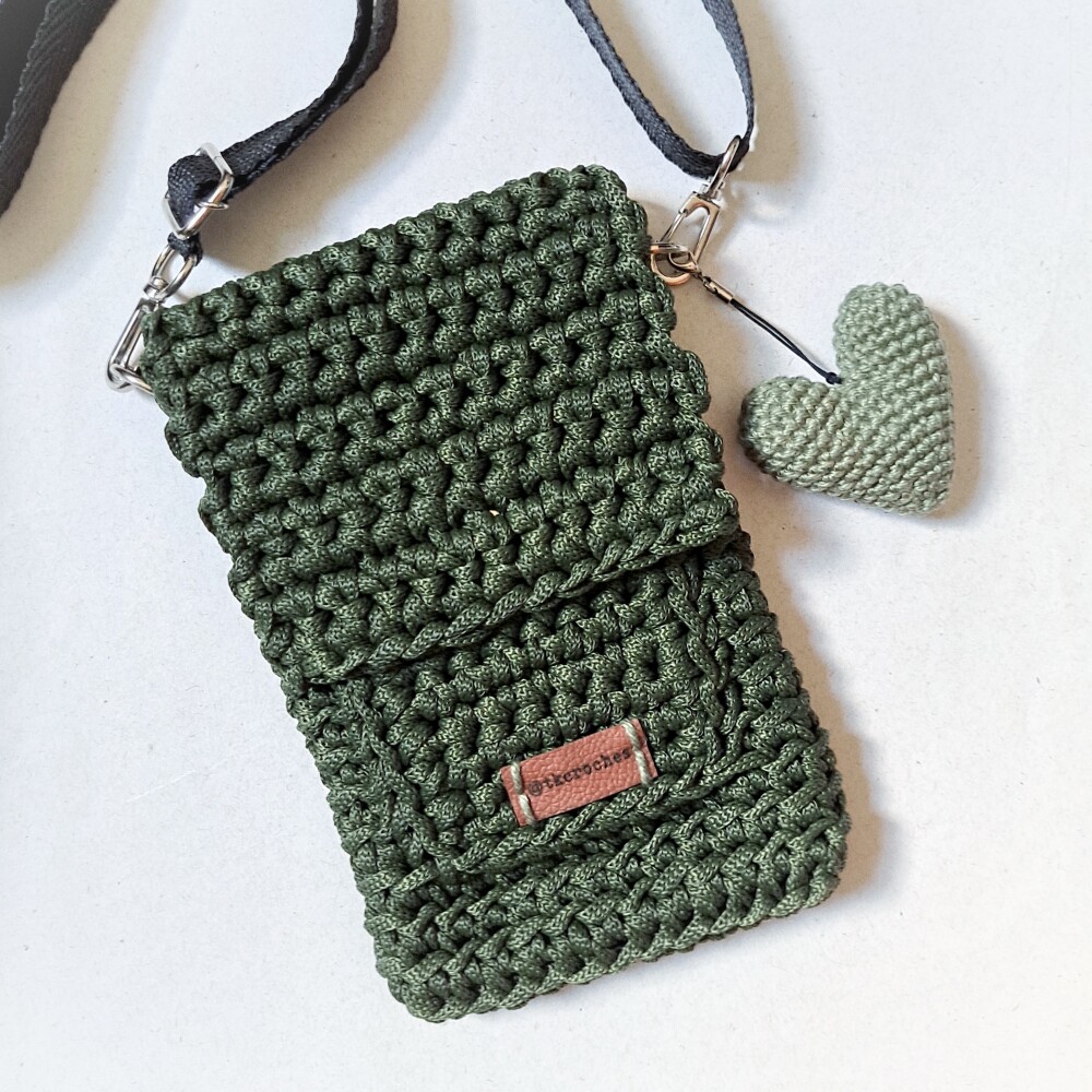 Bolsa tiracolo feminina de crochê