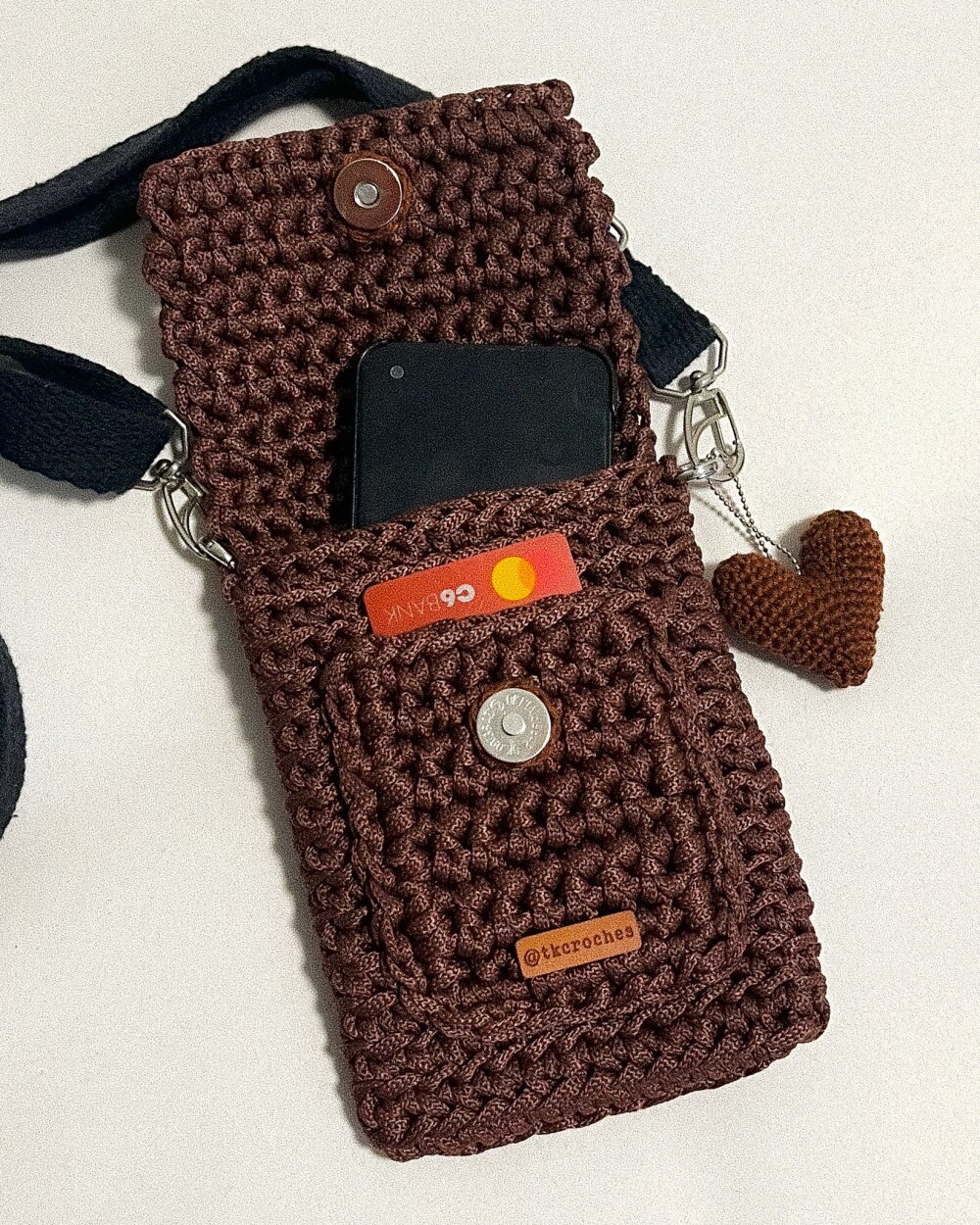 Bolsa tiracolo feminina de crochê