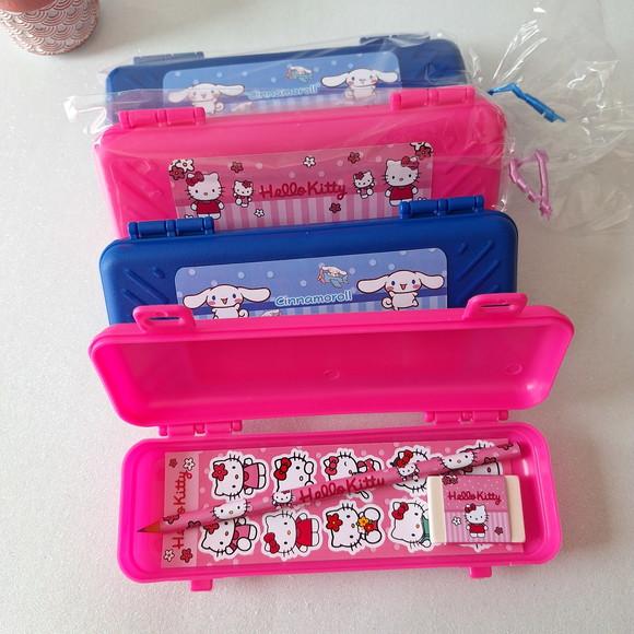Estojo, Lapis, Borracha, Cartela de Adesivo Hello Kitty