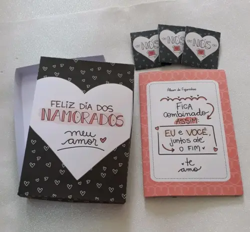Álbum de Figurinhas Dia dos Namorados