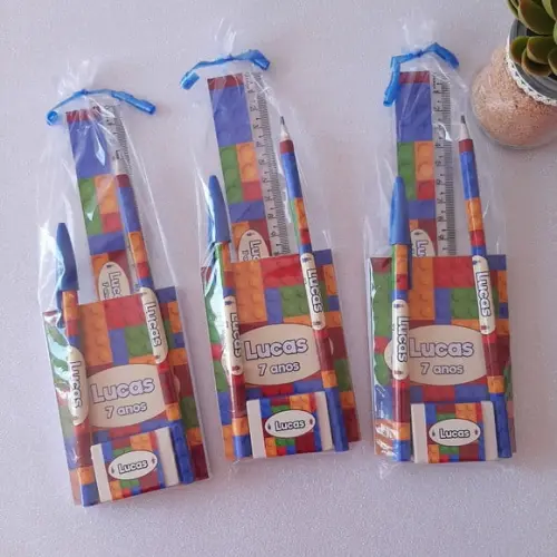 Bloquinho + Lápis + Régua + Borracha + Caneta Lego