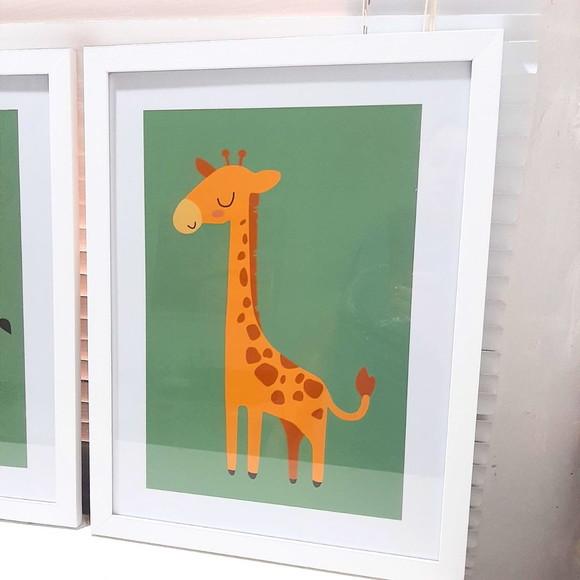 Kit Quadros Safari Verde Leão Zebra Girafa Moldura 33x43 cm