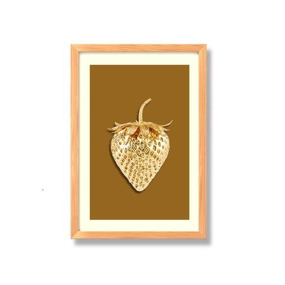 Quadro de Frutas para Cozinha Morango Dourado 33x43 c/ Vidro
