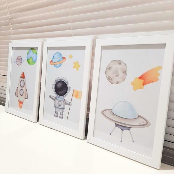 Quadro Infantil para Quarto Menino Astronauta Foguete 23x33