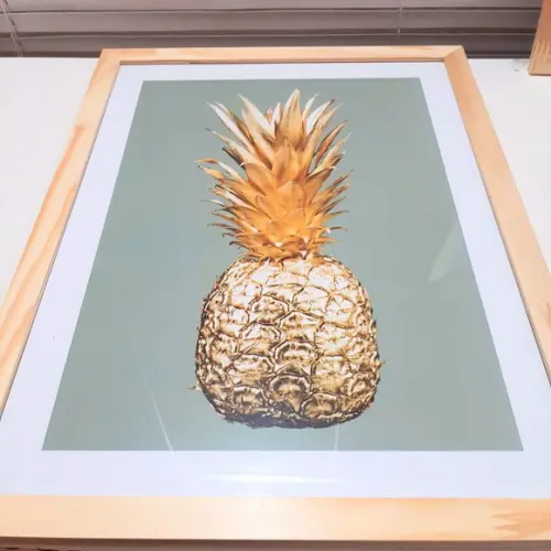 Quadro Grande para Cozinha Abacaxi Dourado 33x43 com Vidro
