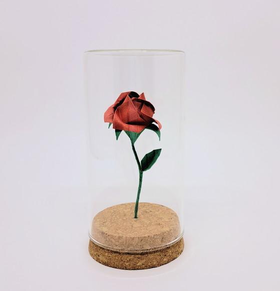 Rosa de Origami na Cúpula de Vidro