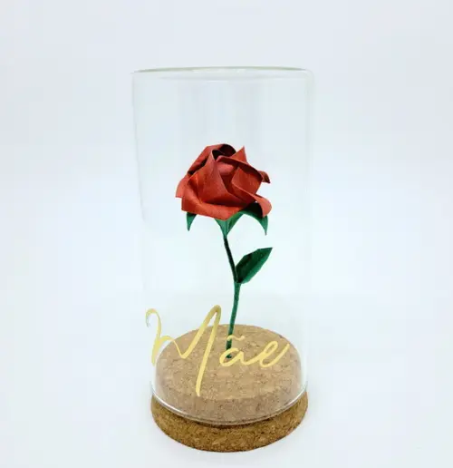 Rosa de Origami na Cúpula de Vidro