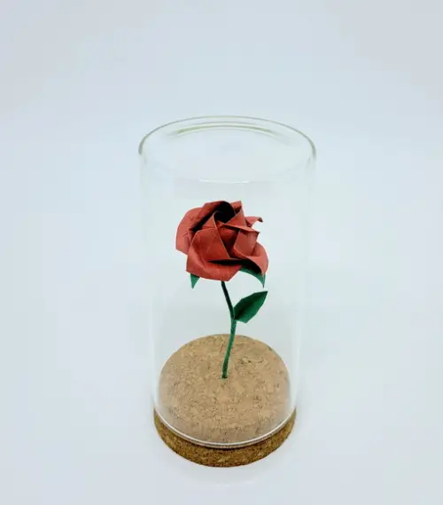 Rosa de Origami na Cúpula de Vidro
