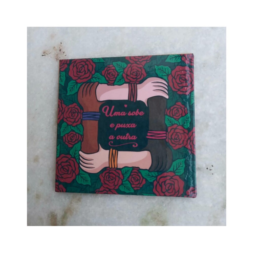 Porta copo/ ímã decorativo Uma sobe e puxa a outra