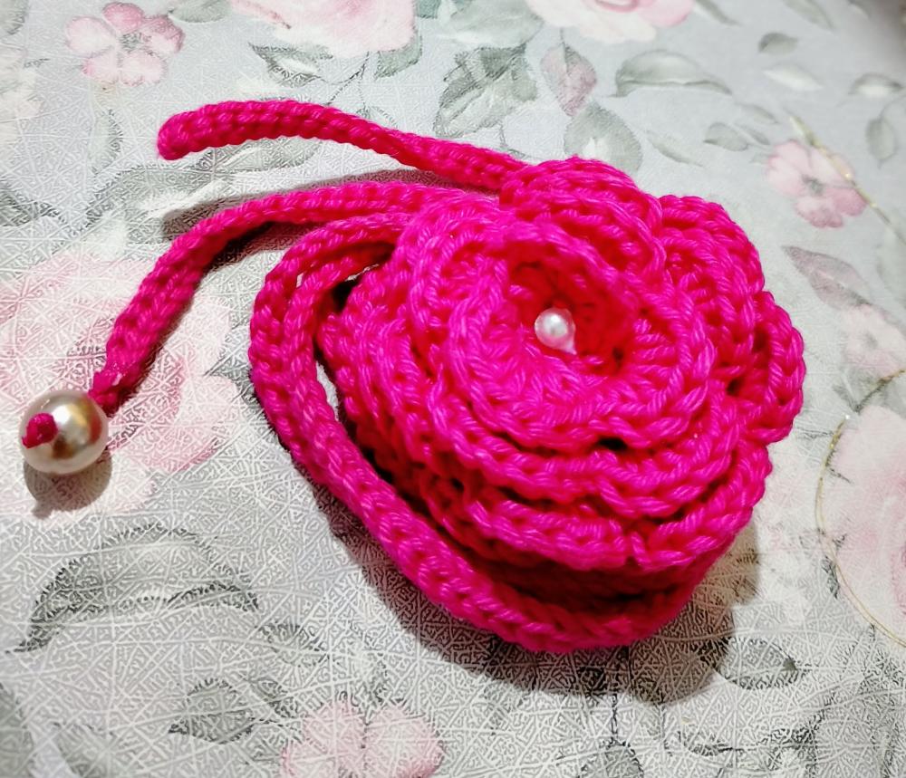 Colar Choker de Rosa