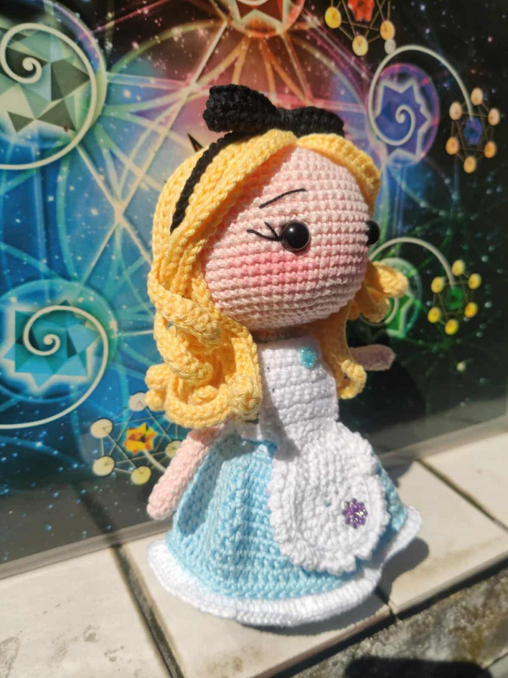 Alice no País das Maravilhas Amigurumi Crochê