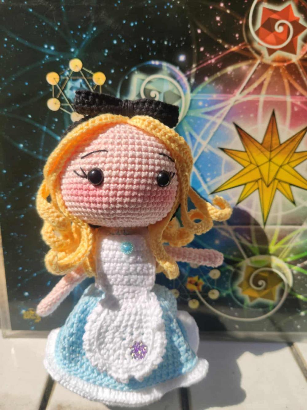 Alice no País das Maravilhas Amigurumi Crochê