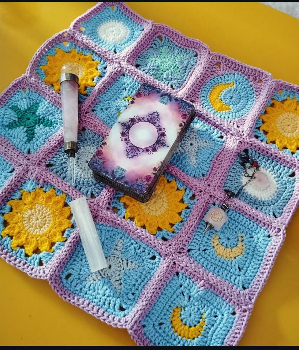 Toalha Esotérica para Tarô ou Altar em  Crochê