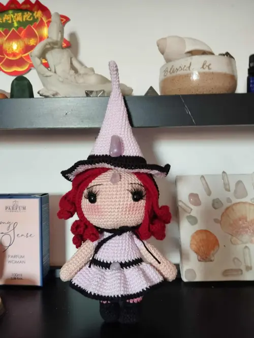 Bruxa Amigurumi Mística em Crochê Esoterismo Misticismo
