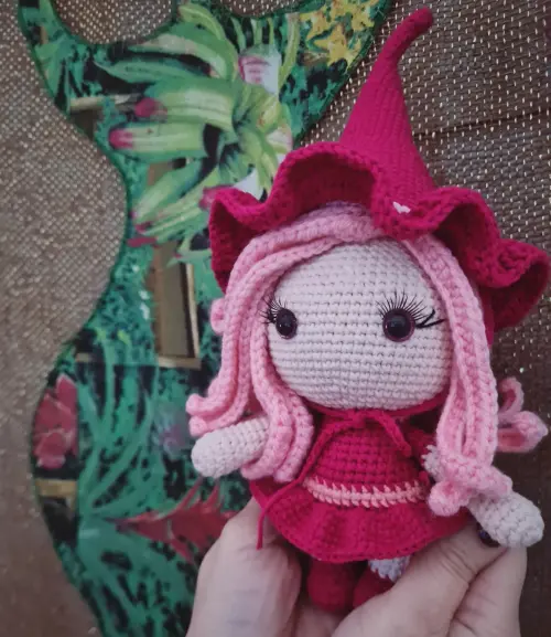 Bruxa Amigurumi Mística em Crochê Esoterismo Misticismo