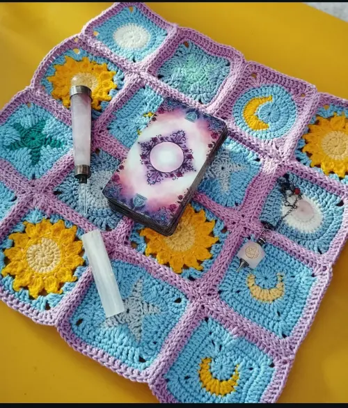 Toalha Esotérica para Tarô ou Altar em  Crochê