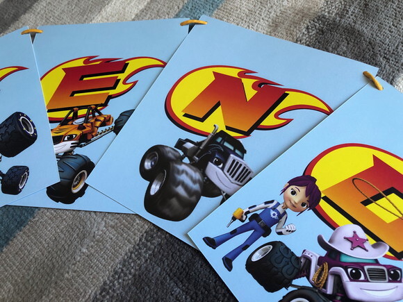 Bandeirinha de Papel Blaze And The Monster Machines