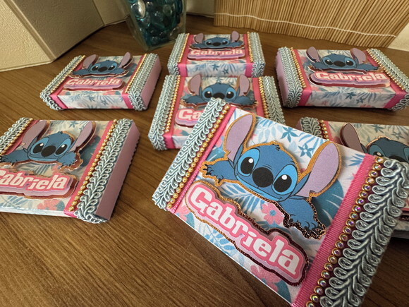 Caixinha Kit Kat Luxo Stitch