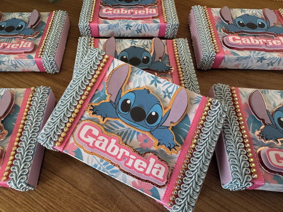 Caixinha Kit Kat Luxo Stitch