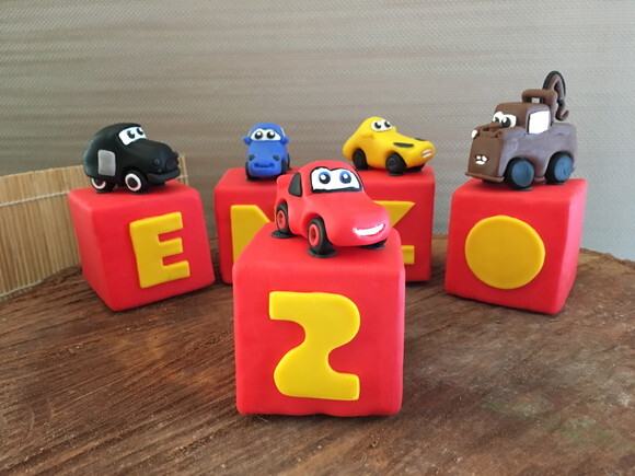Cubo com letra Carros Disney