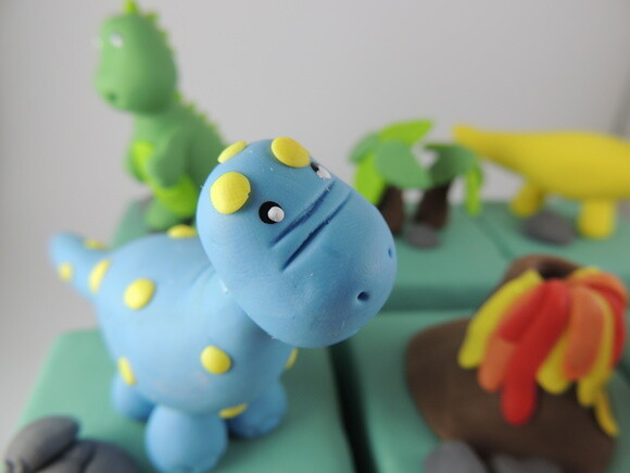 Cubo com letra Dinossauro biscuit