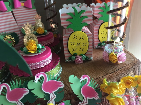 Kit Festa luxo Flamingos e Abacaxis 72 Peças
