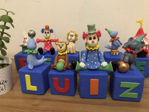 Cubo com Letra Circo