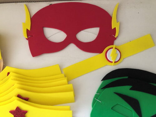 Máscara Eva + Pulseira Super Heróis / Vingadores