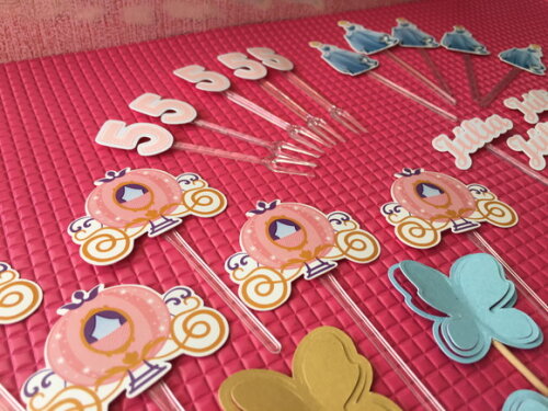 Pin Simples Cinderela - 30 Unid