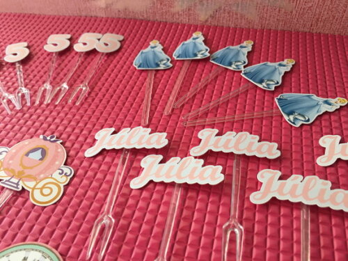 Pin Simples Cinderela - 30 Unid