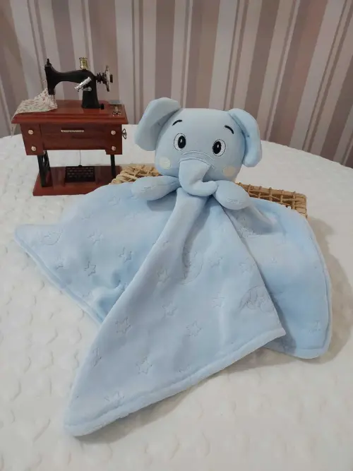 Naninha antialérgica para bebê com elefantinho em plush