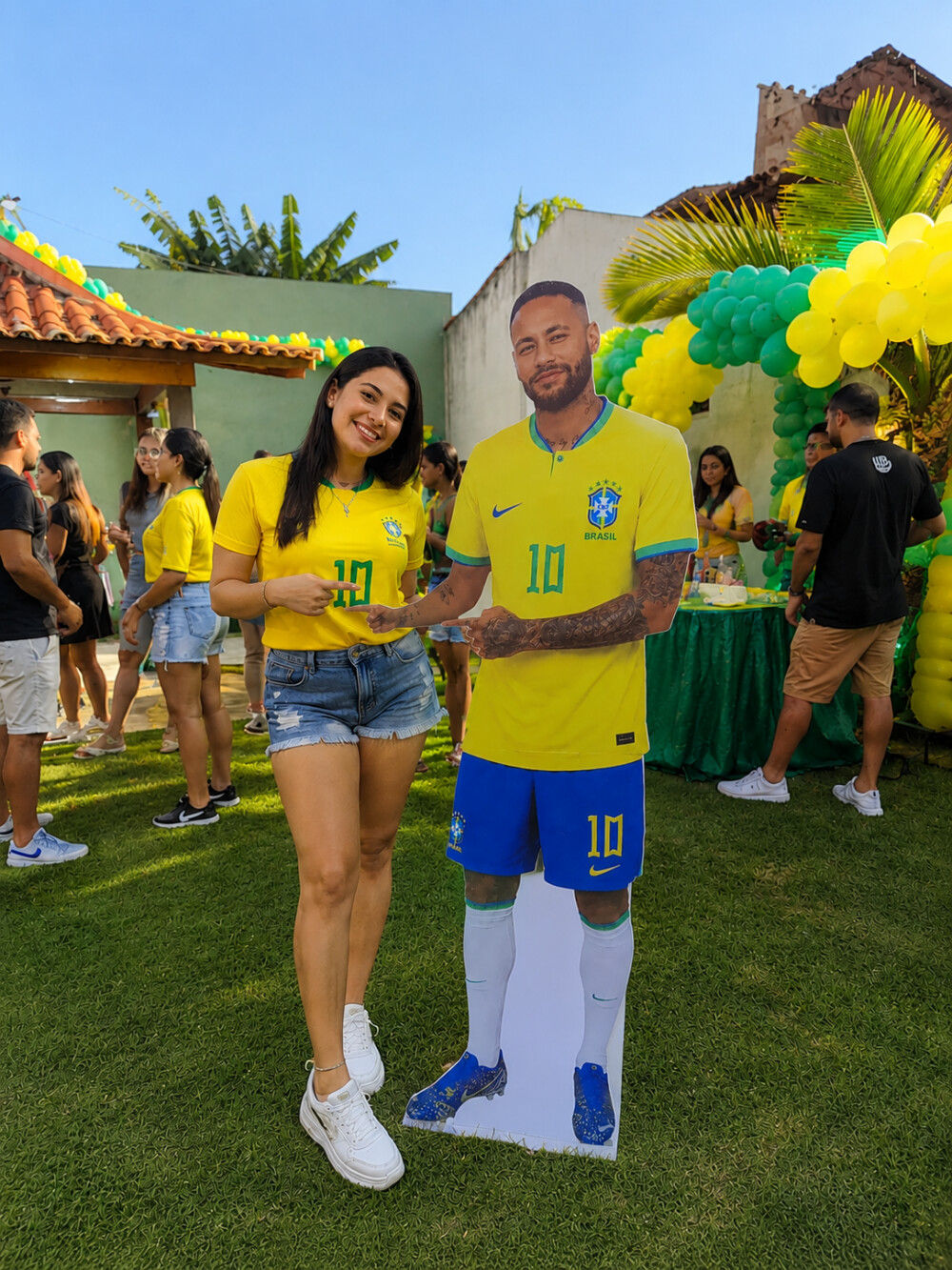 Display Totem Neymar MDF 1,75m Tamanho Real  Desmontável