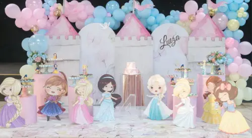 Kit 7 Display / Totem em mdf Princesas 80cm