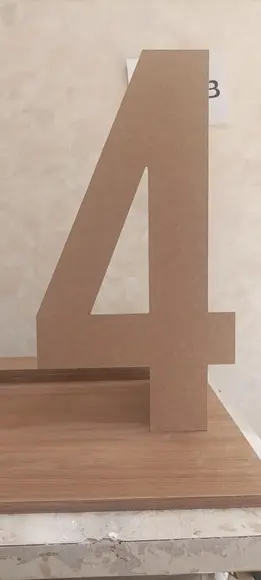 Letra ou Numero em mdf com Suporte