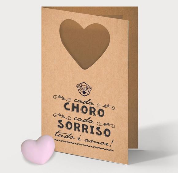 Cartão Maternidade Person. c/ Aplique Mini Coração Rosa