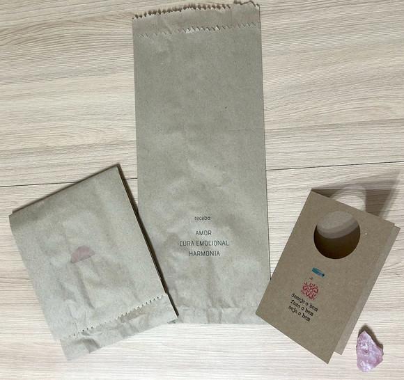 Cartão Personalizado + Cristal Quartzo Rosa. Pct c/ 12 Kits.