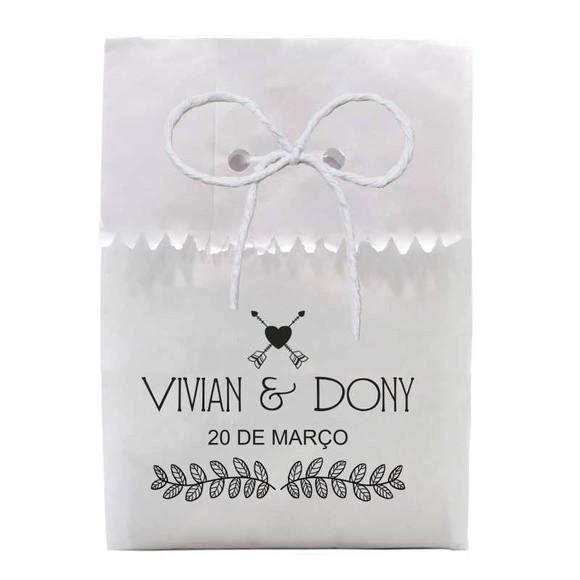 CASAMENTO - SAQUINHO PAPEL PERSONALIZADO. C/ FURO E CORDÃO
