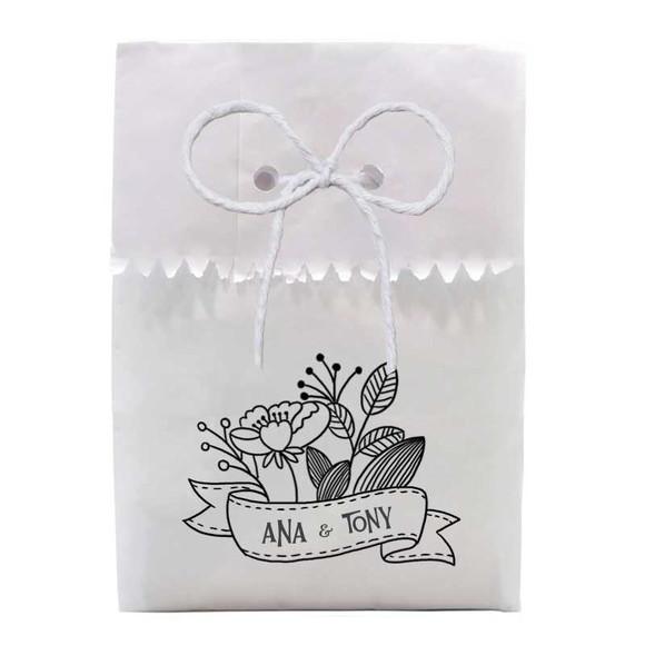 CASAMENTO - SAQUINHO PAPEL PERSONALIZADO. C/ FURO E CORDÃO