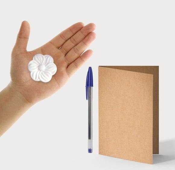 Cartão Batismo Personalizado c/ Aplique Sabonete Flor.