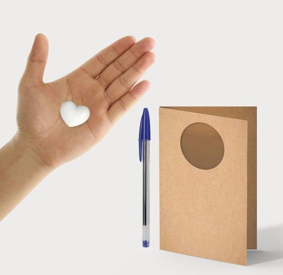 Cartão Maternidade Person. c/ Aplique Mini Coração Branco