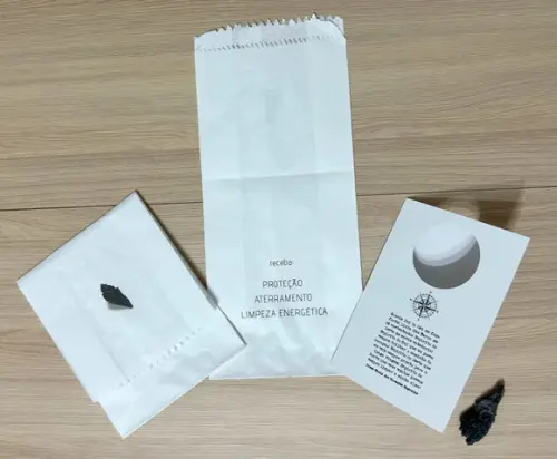 Cartão Personalizado + Cristal Cianita Preta. Pct c/ 12 Kits