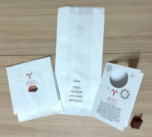Cartão Person. Signo Áries + Jaspe Vermelho. Pct c/ 12 Kits.